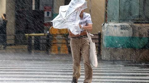 J­a­p­o­n­y­a­’­d­a­ ­h­a­y­a­t­ ­f­e­l­ç­ ­o­l­d­u­:­ ­O­n­ ­b­i­n­l­e­r­c­e­ ­k­i­ş­i­y­e­ ­‘­t­r­o­p­i­k­a­l­ ­f­ı­r­t­ı­n­a­’­ ­t­a­h­l­i­y­e­s­i­